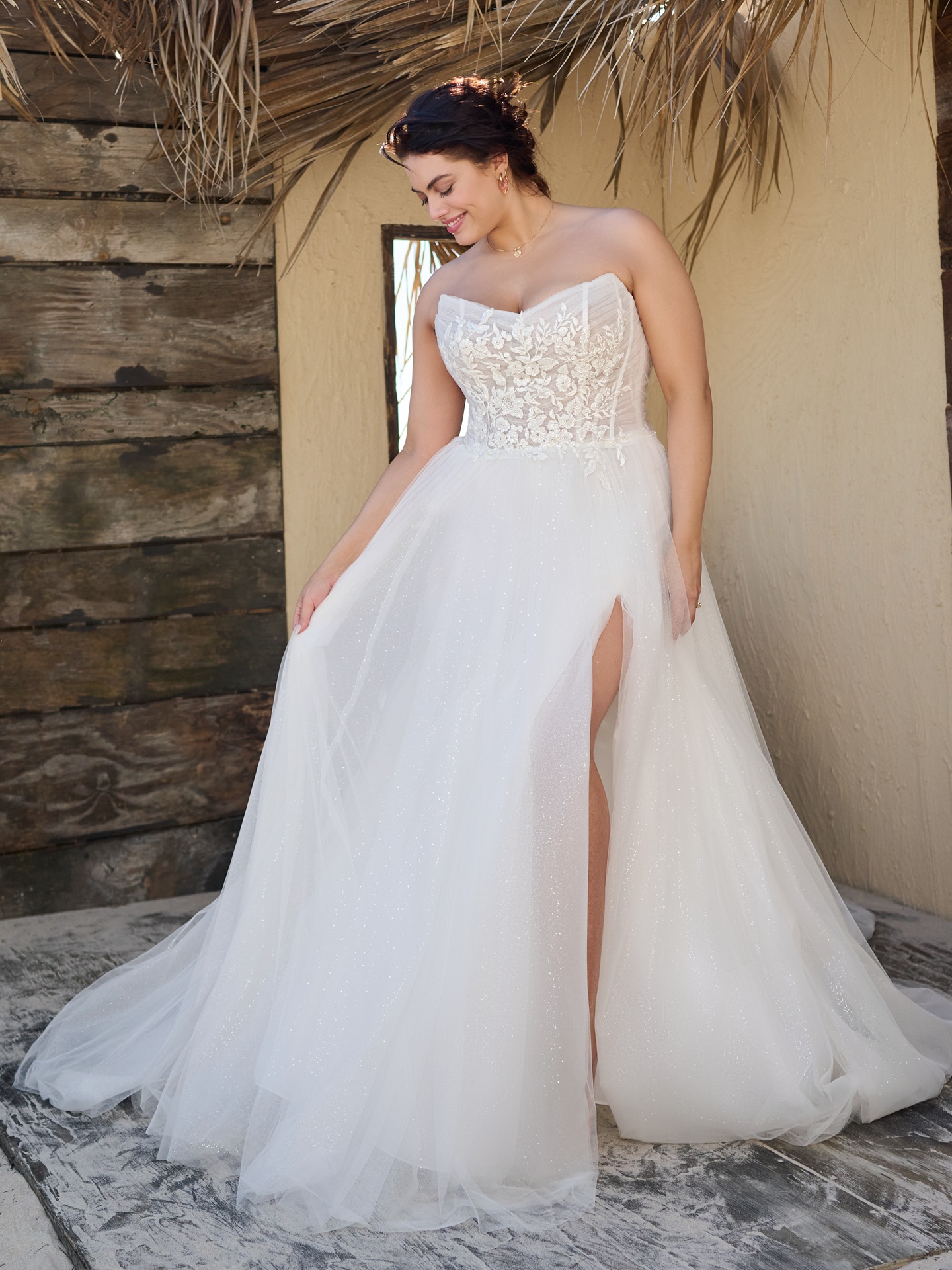 2-Rebecca-Ingram-Kiandra-A-Line-Wedding-Dress-23RS721A01-PROMO2-AI-Curve