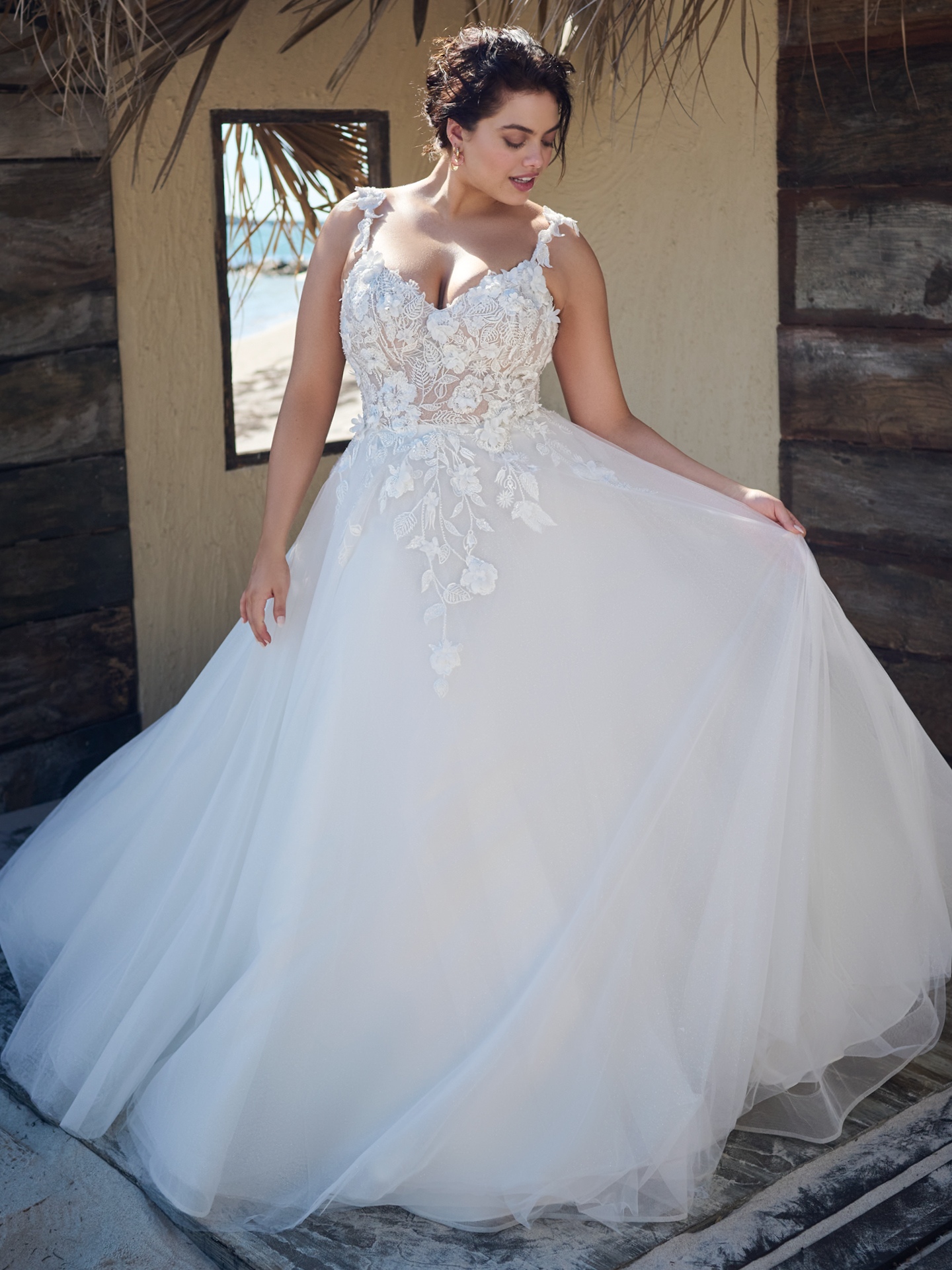 3-Rebecca-Ingram-Natasha-Ball-Gown-Wedding-Dress-23RK676A01-PROMO1-AI-Curve