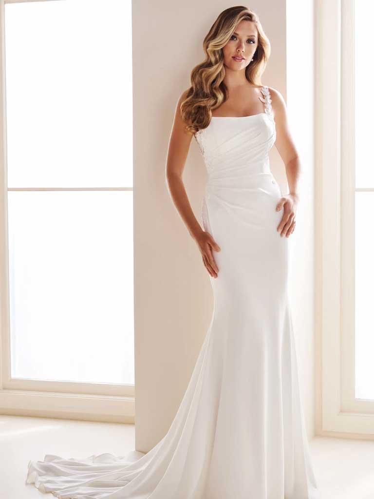 Enchanting By Mon Cheri