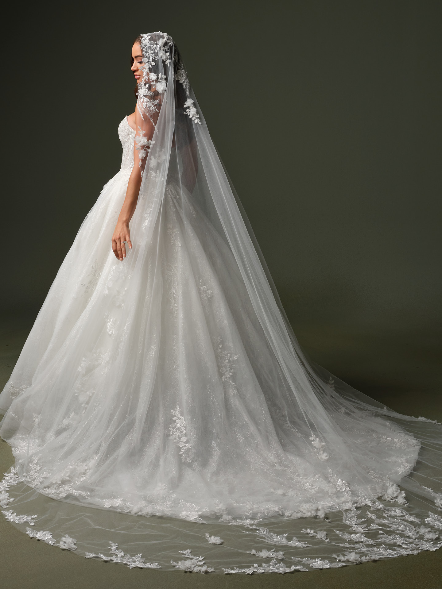 Lupita - Veil